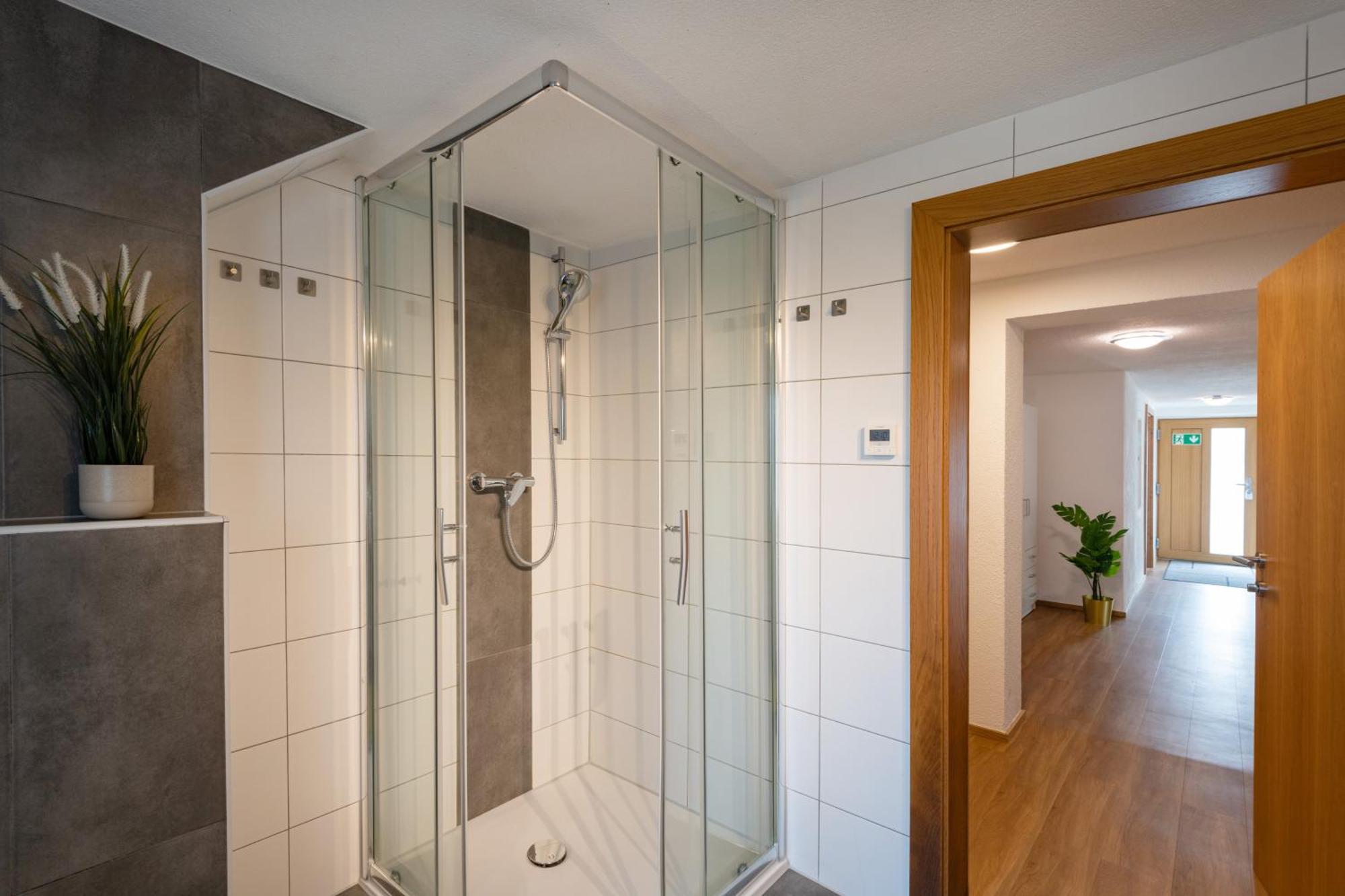 Modernes Apartment - 3 Schlafzimmer - 2 Kostenlose Parkplaetze 푸겐 외부 사진